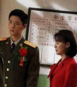 肖战新剧结婚路透曝光,一家三口甜蜜同框,官配妻子令人意外