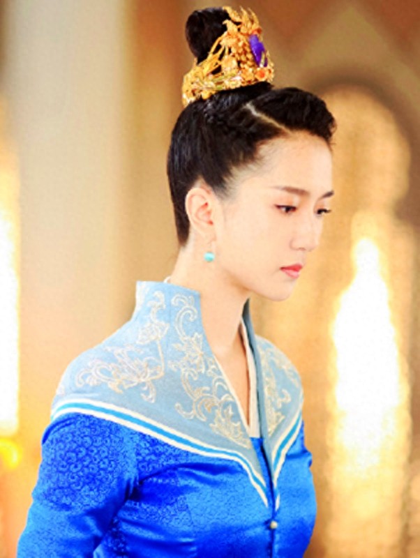 鹿晗首部古装剧《择天记》新剧照，娜扎、吴倩为他成情敌