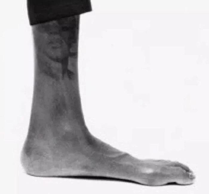 杜兰特这一双脚!终于知道他为什么一直在球场上掉鞋了!