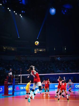 打排球可不可以用脚