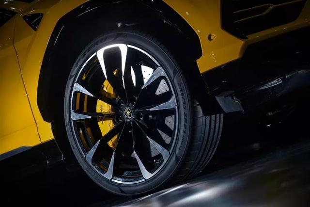 兰博基尼陆地最快suv(只有SUV会考虑混动)(10)