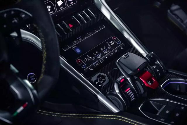 兰博基尼陆地最快suv(只有SUV会考虑混动)(6)