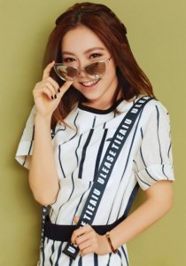 ​邓紫棋ins上甜蜜告白男友 网友直呼：还让不让单身狗活了