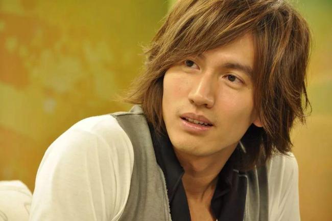 言承旭受访自曝单身现况 她出现后身旁再无她人  