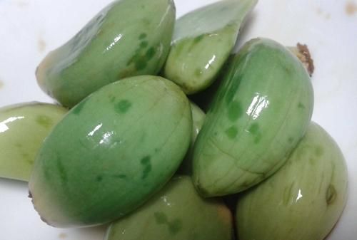 蒜泥在冰箱里放的太久了，发绿了，还能吃吗