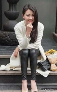 ​明星皮裤造型，性感妩媚，太撩人了