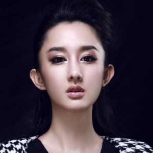 ​“烂片女王”文梦洋：整容失败后耍大牌，今沦落为网红消失娱乐圈