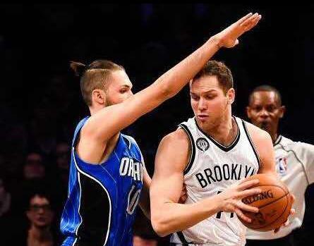 25岁加盟NBA,大龄新秀,终成领袖