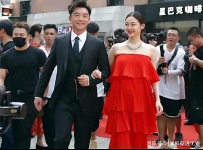 ​郑恺与苗苗：娱乐圈的恩爱夫妻，通过社交媒体展现真爱力量＂