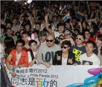 ​公然出柜的十大同性恋明星（图）财经频道