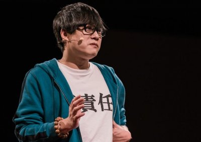 ​谁能想到，让香港大部分歌手走红成名的他，竟是个“港独”