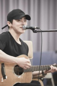 ​15位被演技耽误的隐藏歌手，开口惊艳！这些韩星各个才华爆表