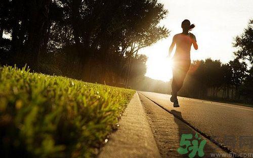 女生早上恋床好不好？早上可以恋床吗？