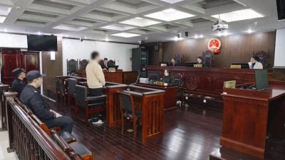 ​6年青春60万！单身小伙＂女友＂骗惨：视频里的女友竟是自己的室友