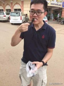 ​在柬埔寨9成老板创业都说苦，这个中国小伙却不这么看