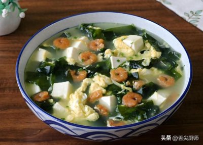 ​夏天煲什么汤好喝又有营养？清淡不油腻，营养满满，巨好喝！