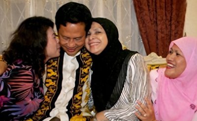 ​中国棋后：放弃中国国籍远嫁中东，接受一夫多妻让闺蜜嫁自己老公