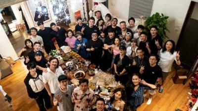 ​吉克隽逸参加刘欢家庭聚会引争议，刘欢妻子现身