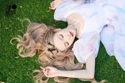 ​壁纸｜青年歌手陈卓璇