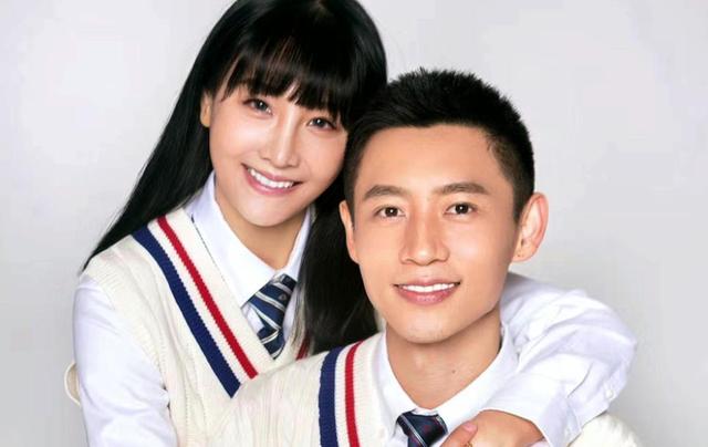 魏晨结婚最正确的打开方式 魏晨七夕情人节晒婚纱照秀恩爱(1)