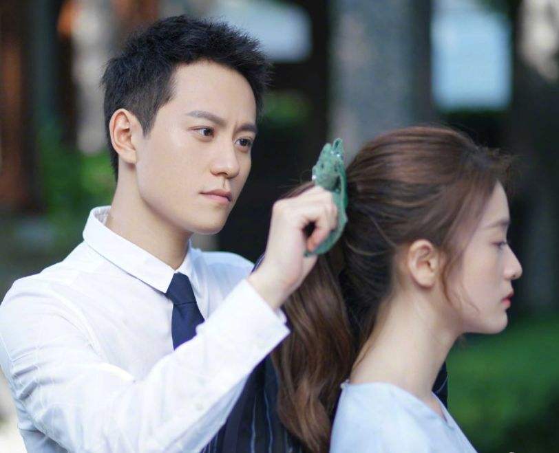 杨紫秦俊杰在一起多久分手的原因，揭秘杨紫秦俊杰张雪迎三人关系