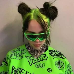 ​自学少女横扫格莱美 怪才碧莉的成长之路