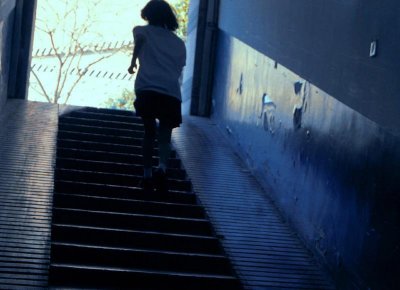 ​远嫁外地，三年后回家探亲，爸爸给我一个包裹，打开后红了眼眶