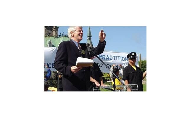 搂抱亲嘴等亲密行为到底是否算作出轨