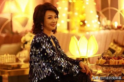 ​52岁香港女星浮沉多年重返TVB，被赞冻龄有气质，内地登台人气高