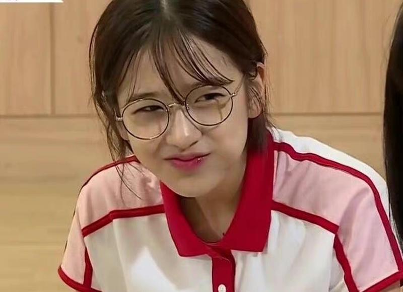 纯洁的女孩，冯小刚口中最纯洁的女孩杨采钰和她跨时代的爱情