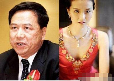 44岁的“晴格格”王艳近照，满脸皱纹，美人迟暮，让人认不出来！