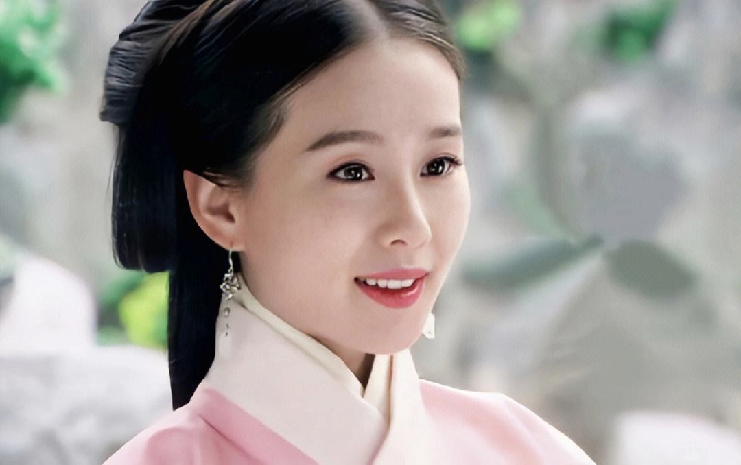 6岁刘诗诗现身上海!单扎马尾充满青春活力,肤白貌美似18岁少女