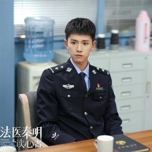 ​张耀：参加过男团选秀，转行演过少年的你，还是《一寸相思》男主