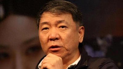 ​郑晓龙：影视艺术大师，铸就经典传奇篇章