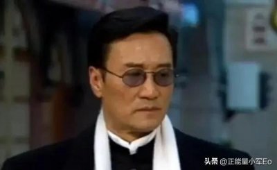 ​一张A就敢梭哈的龙四