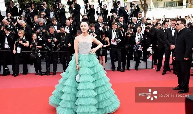 女明星露点照片（秀智学雪莉放飞自我露点上镜）