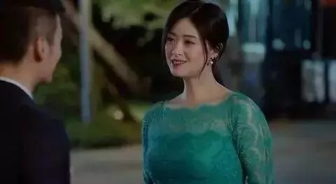 女明星露点照片（秀智学雪莉放飞自我露点上镜）