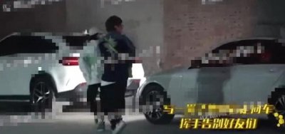 ​李乃文一家三口照片（47岁的李乃文不温不火不炒作）