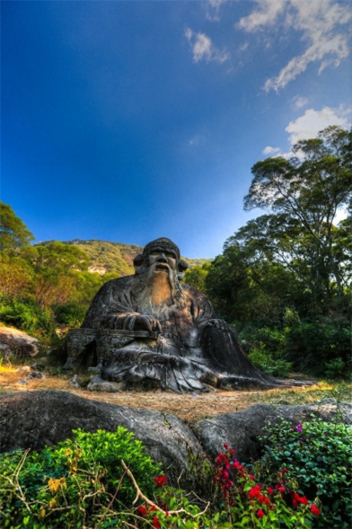 泉州十八景之一，以36洞天，18胜景闻名于世的清源山