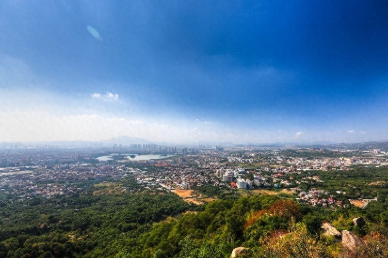 泉州十八景之一，以36洞天，18胜景闻名于世的清源山
