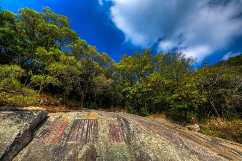 泉州十八景之一，以36洞天，18胜景闻名于世的清源山