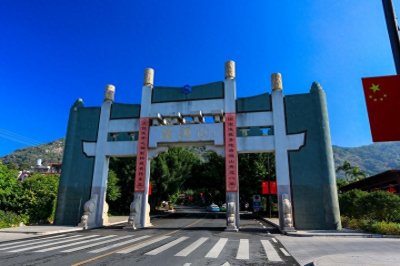 ​泉州十八景之一，以36洞天，18胜景闻名于世的清源山