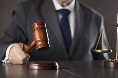 ​香港法官，假发跟英国皇室的丑闻有关？香港法官为什么要戴假发？