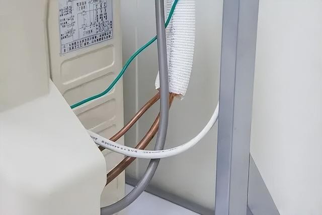 两对夫妻在一个房间换交（完美伴侣两对夫妻互换）