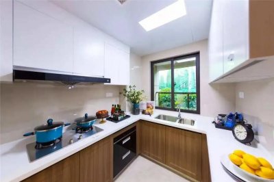 ​老婆坚持在厨房装凉霸，入住半年就后悔：太鸡肋了