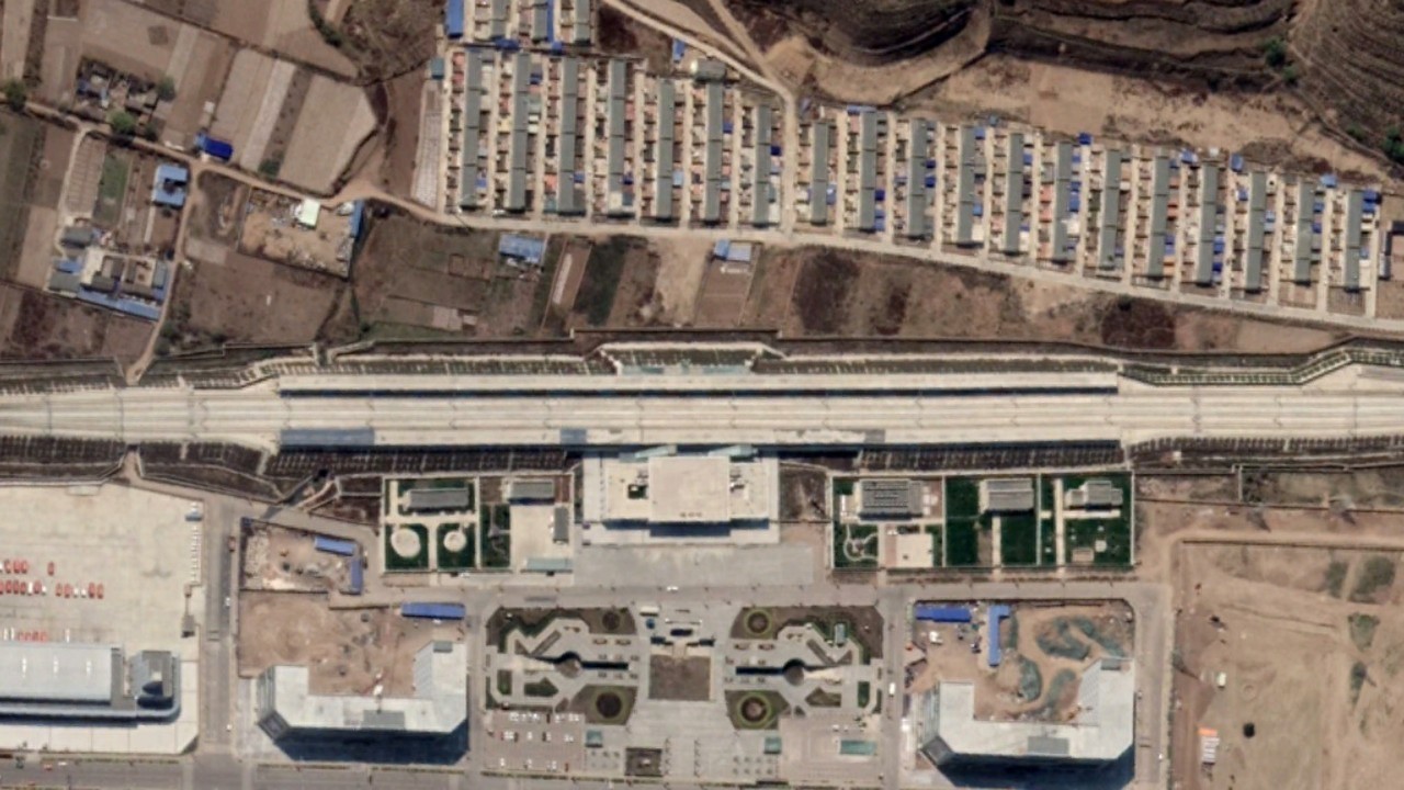 航拍动车D2656次（兰州西-西安北）各车站，途经通渭、咸阳