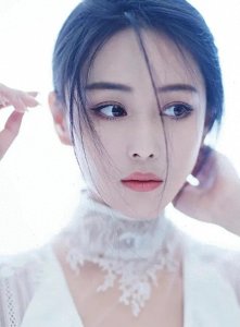 ​张馨予“最美军嫂”：因艳照火出圈，后靠何洁成功洗白打脸范九亿