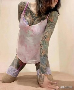 ​为了向偶像致敬和模仿 被短视频吸引 14岁的她纹了花臂