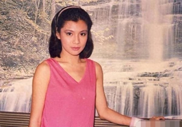 情不知所起，一往而深之俏黄蓉翁美玲