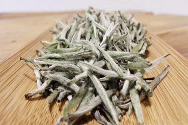 白茶孕妇能不能喝 白茶孕妇喝了有什么好处 白茶孕妇能不能喝 白茶孕妇喝了有什么好处